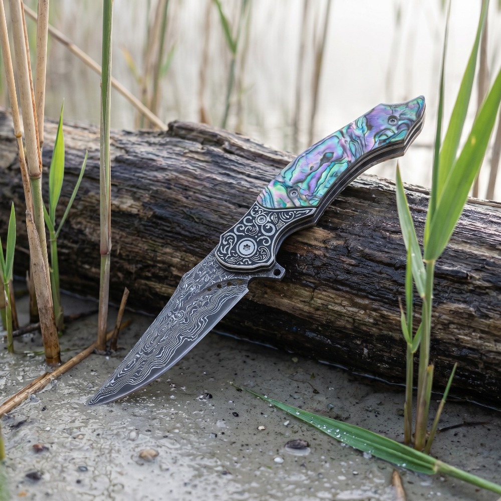 Vintage Collectible Knives - New Vintage Damascus Pattern Blade Folding