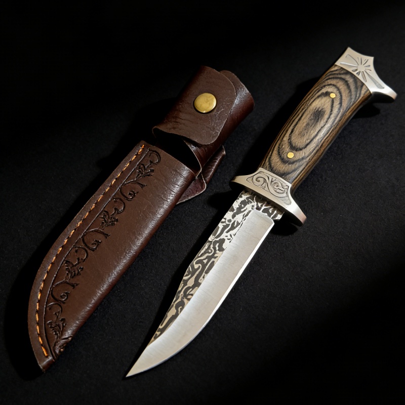 Vintage Collectible Knives - Vintage Engraved Straight Knife with Color