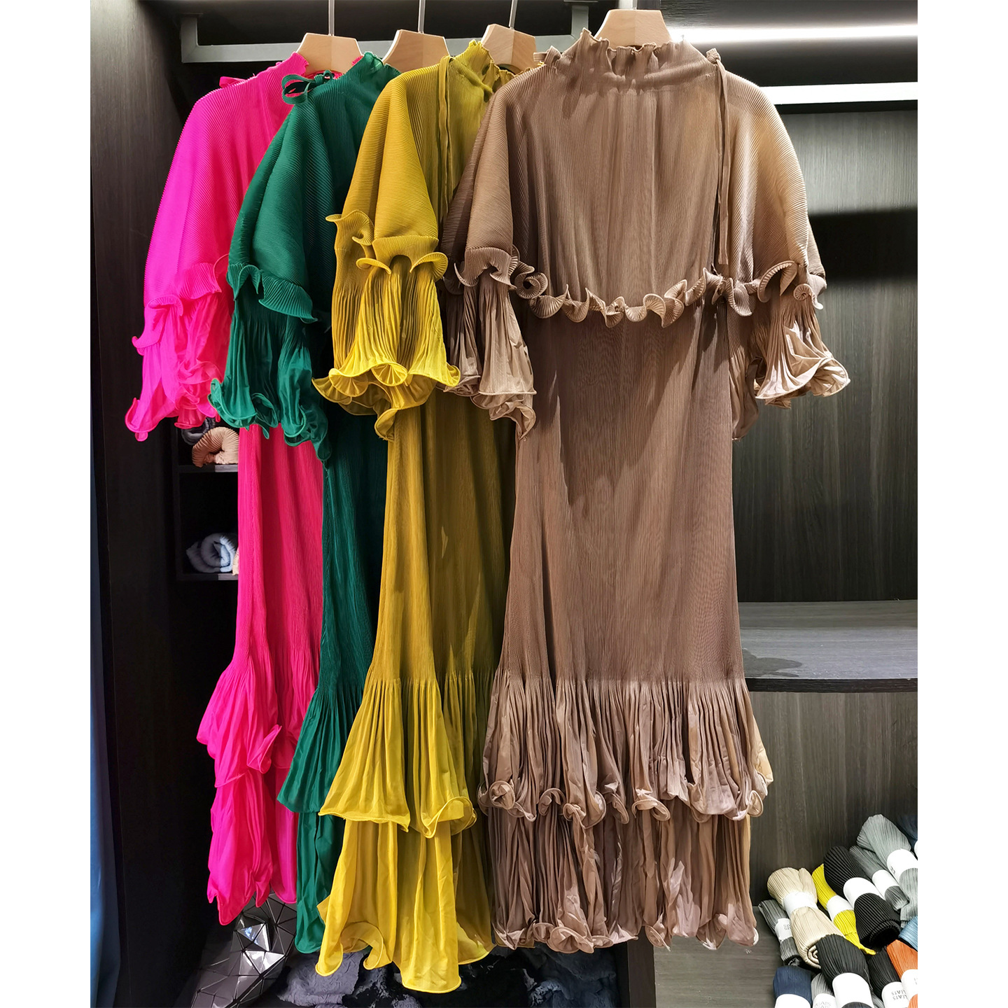 Miyake Spring Collection: Ruff - Vintage Collectible Bells ulasan dan harga