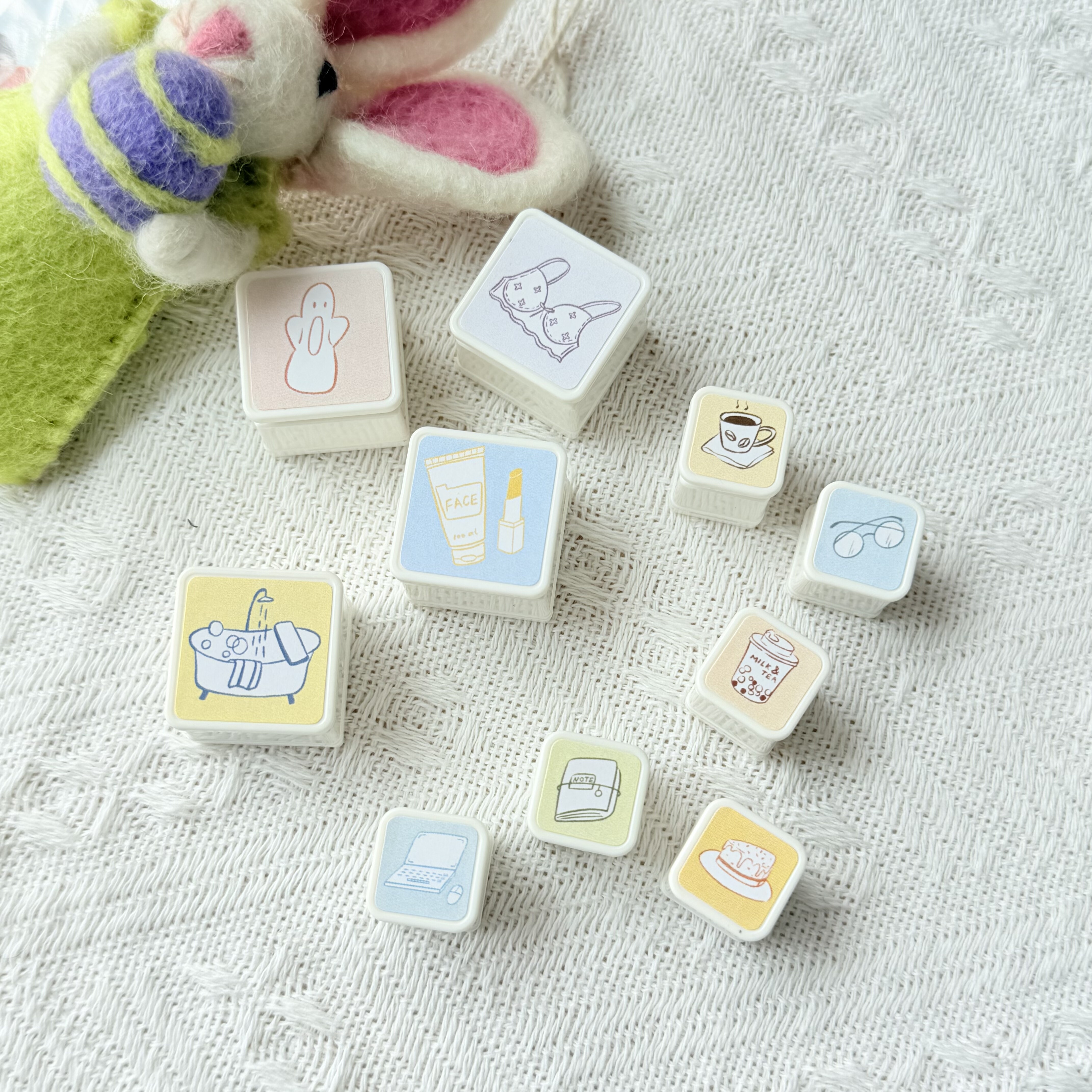 Lynn Studio Vintage Girls' Dai - Vintage Collectible Stamps ulasan dan harga