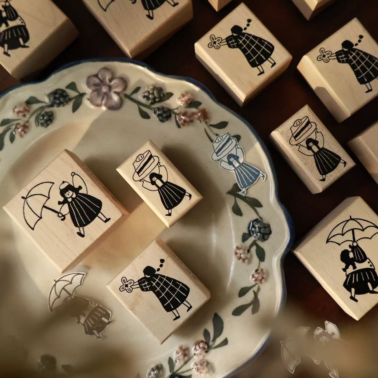 YiEr Studio Vintage Lovely Cak - Vintage Collectible Stamps ulasan dan harga